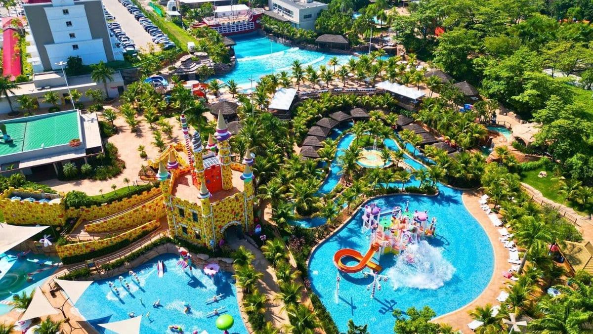 No Centro Da - Proximo Ao Thermas Water Park - 3 *